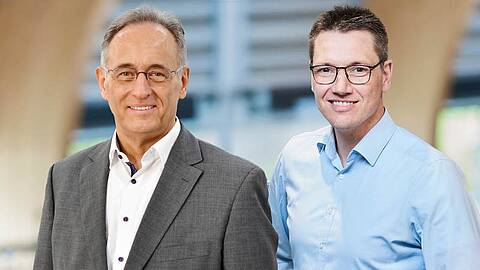 Prof. Dr. Henning Trsek, Leiter des Instituts für industrielle Informationstechnik (inIT, rechts) und Wolfgang Wiele, Chief Technology Officer bei KEB Automation