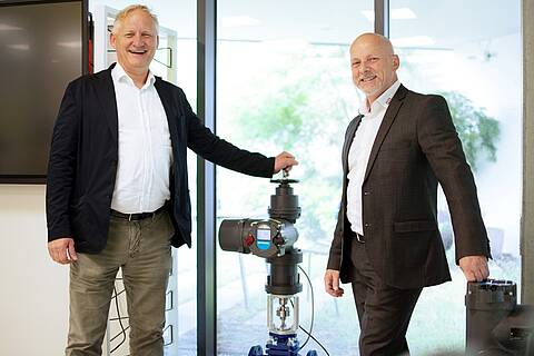 Klaus Schiebel, CEO of Schiebel Antriebstechnik (left) and Robert Kwich, Sales Area Manager East at KEB Automation Austria